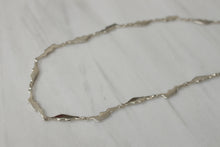 Cargar imagen en el visor de la galería, Collar Fluid