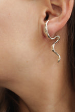 Cargar imagen en el visor de la galería, Aretes Ribbon