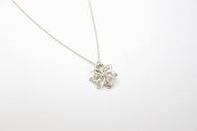 Cargar imagen en el visor de la galería, Collar lirio