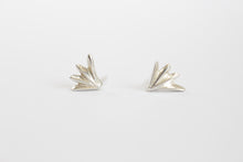 Cargar imagen en el visor de la galería, Aretes Abanico Mini
