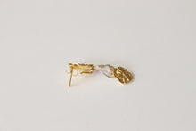 Cargar imagen en el visor de la galería, Aretes Flores