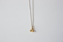 Cargar imagen en el visor de la galería, Collar Mosca