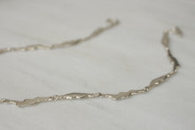 Cargar imagen en el visor de la galería, Collar Fluid
