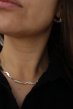 Cargar imagen en el visor de la galería, Collar Fluid
