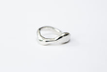 Cargar imagen en el visor de la galería, Anillo fluid 1
